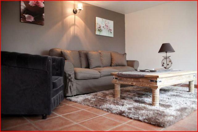 Villa Castel Maison-Table D'Hotes & Jardin-Refuge De Biodiversite Rillieux-la-Pape Zewnętrze zdjęcie